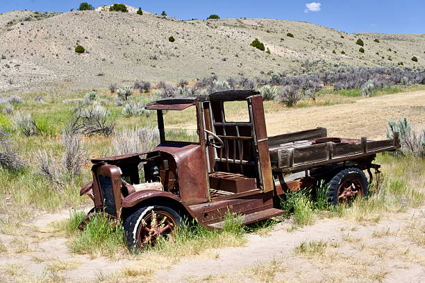 istock Rusted Farm Jalopy 2225299456