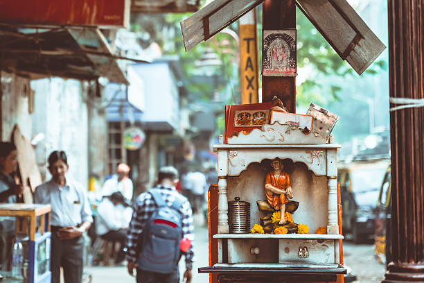 hindu altar in mumbai streets
