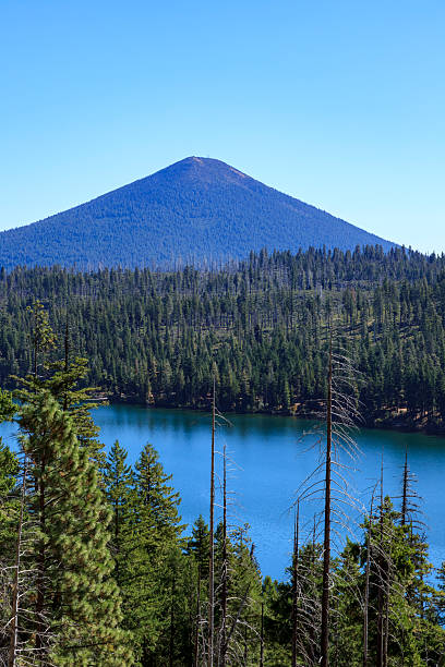 istock Suttle Lake and Black Butte, Oregon 2225781263