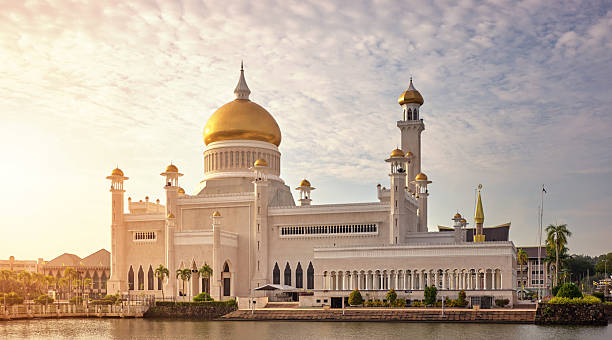 istock Omar Ali Saifuddien Mosque at sunset, Bandar Seri Begawan. 2225806486