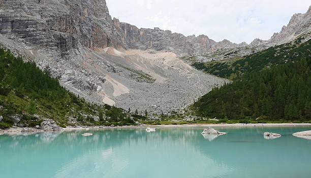 istock Lake Sorapis. Dolomites. Cortina de Ampezzo. 2226268450