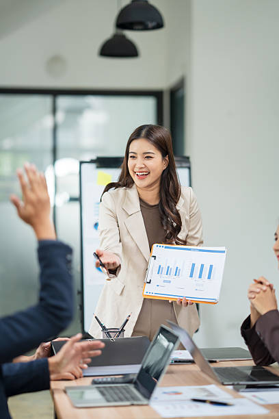 istock Asian business group meeting, document work, investment structure chart, work in the office 2226586525