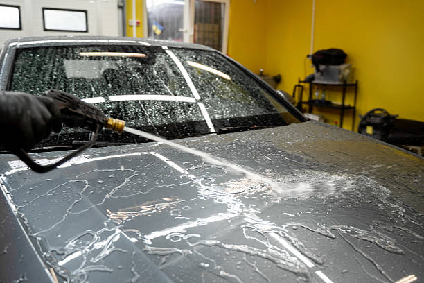 istock Reverse Osmosis Car Final Rinse. Pure reverse osmosis water is sprayed to eliminate mineral spots and ensure spotless finish. Reverse osmosis water to eliminate mineral buildup and hard water marks. 2226678982