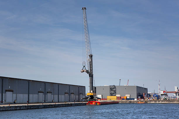 Large cranes for heavy weights - port of Antwerp