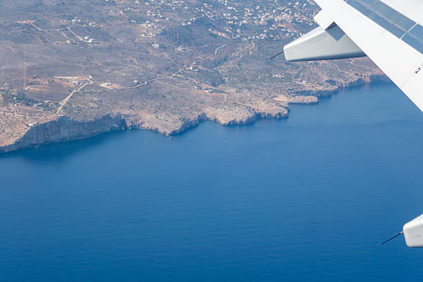 Descending to Chania on Crete´s north coast is a impressive landing for flight aficionados.