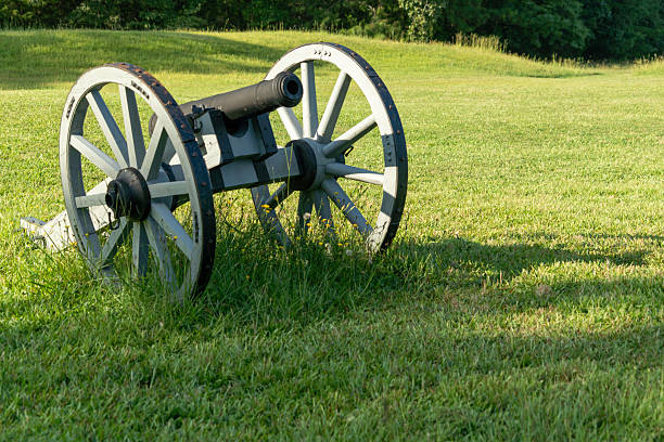 istock A revolutionary war cannon defending a fort 2227144405