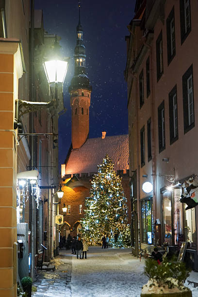 istock Christmas street 2227279896