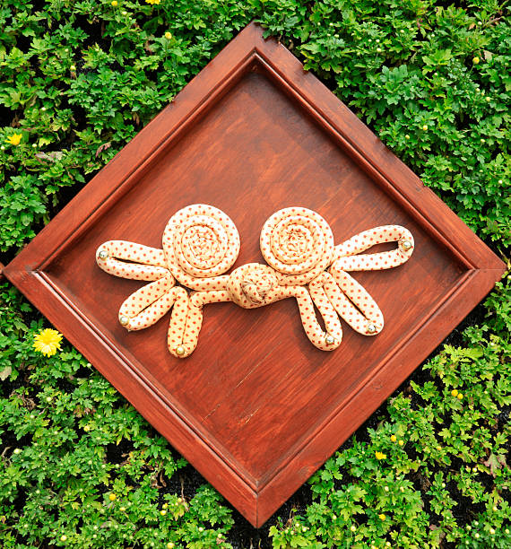 Green sculpture of Chinese traditional loop shape