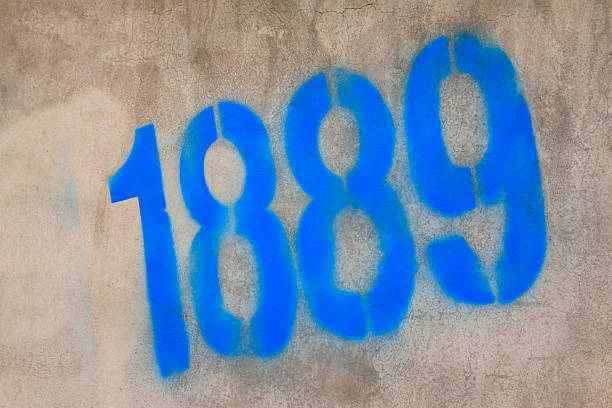 istock words 1889 on gray walls 2227453070