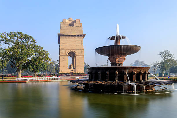 India Gate, a war memorial built in 1931, along with the nearby ornamental fountain.