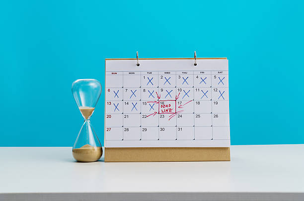 istock Calendar number 16 with word deadline 2227542830