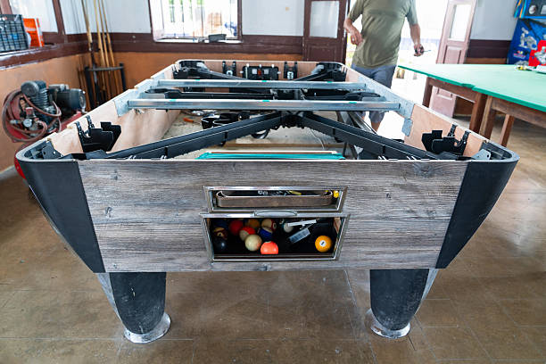 Pool table repair in a cafe