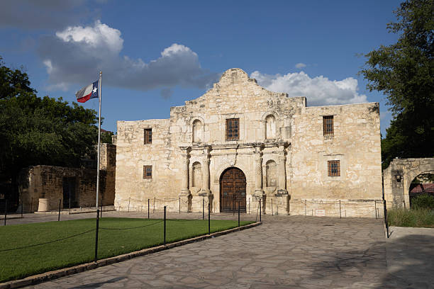 istock The Alamo Mission 2228070719