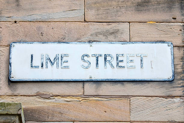 istock Lime Street in Liverpool, UK 2228235147
