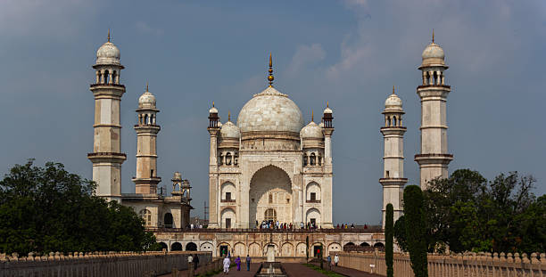 istock Bibi Ka Maqbara with Reflecting Pool and Minarets 2228290662