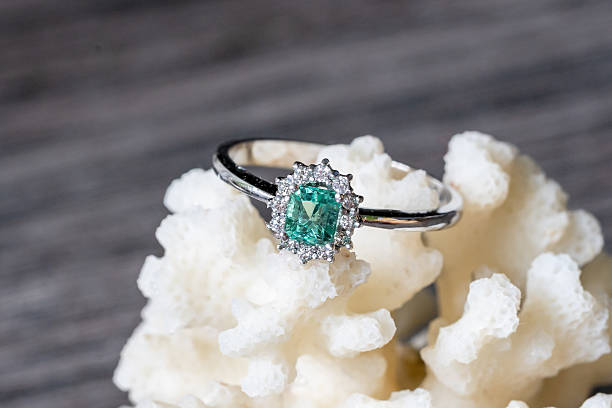 great quality emerald and diamonds in 18k gold setting ring