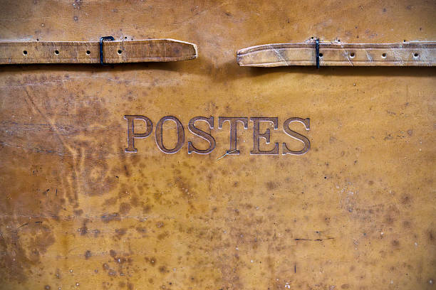 Vintage weathered leather case with the French text for \