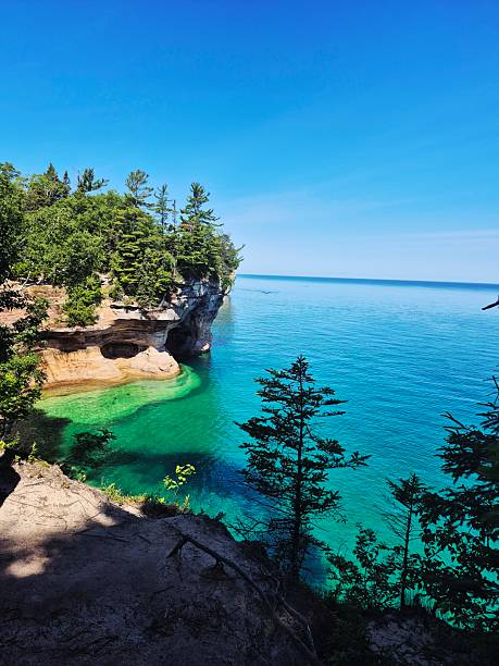 istock Chapel rock.lakeshore 2228707433