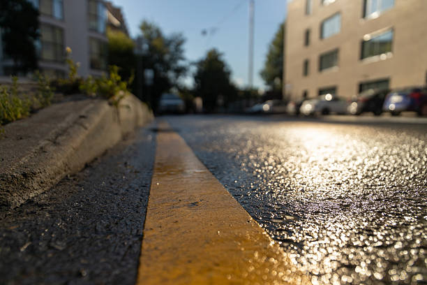 istock Vibrant Mosaic: Moscow Street Adorned With Yellow Line 2228790591