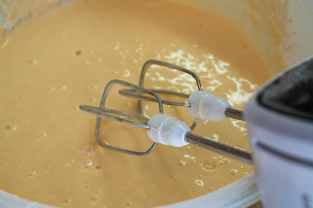 Torta de Banana Caramelada Cremosa de Liquidificador - receita deliciosa profissional - passo 2