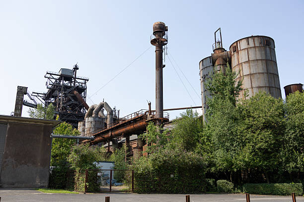 istock old heavy metal industrie factory 2228932956