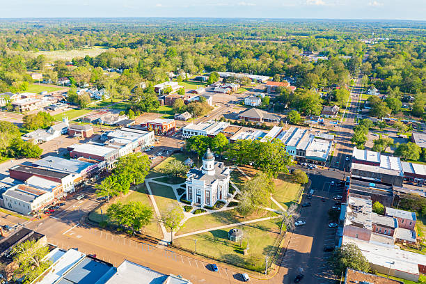istock Aerial view of the Courthouse Square in Canton, MS 2229016675