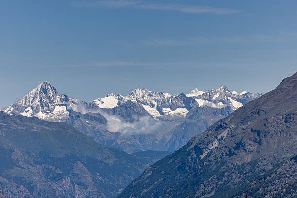 mountain range of the Alps, located between Switzerland and Italy
