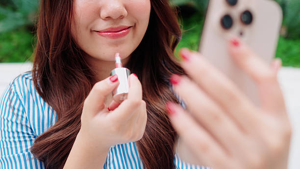 istock Quick touch-up in the city 2229192721