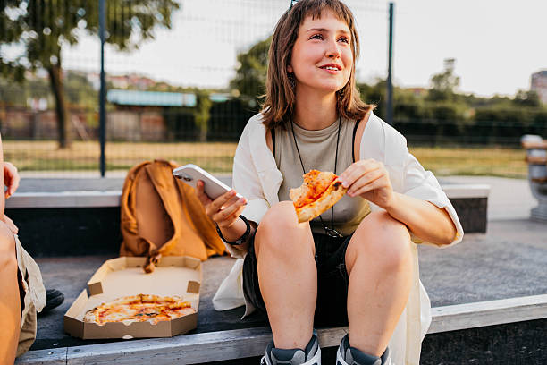 istock Sunset is the best time for pizza 2229387589