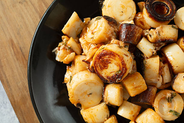 istock TD hearts of palm, sauteed 2229500024