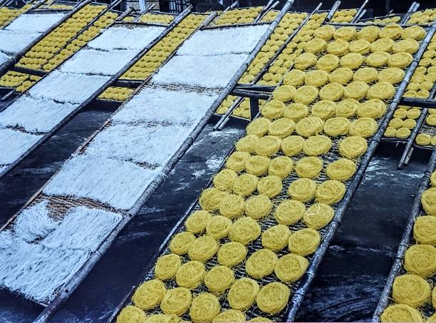 istock Rice cakes and noodles are drying 2229591878