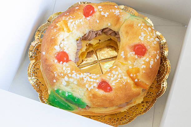 istock Roscon de Reyes, traditional cake in spanish christmas 2230657312