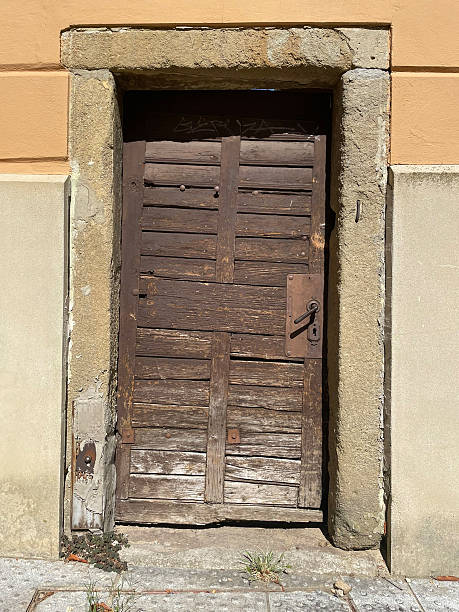 istock Mediterranean city streets 2230813291