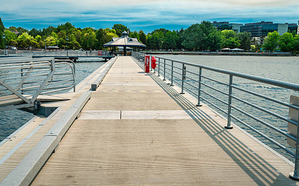 istock Pier At Coulon Park 4 2230821950