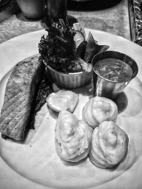istock grilled salmon fillet 2230972129