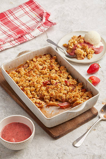 Rhubarb crumble