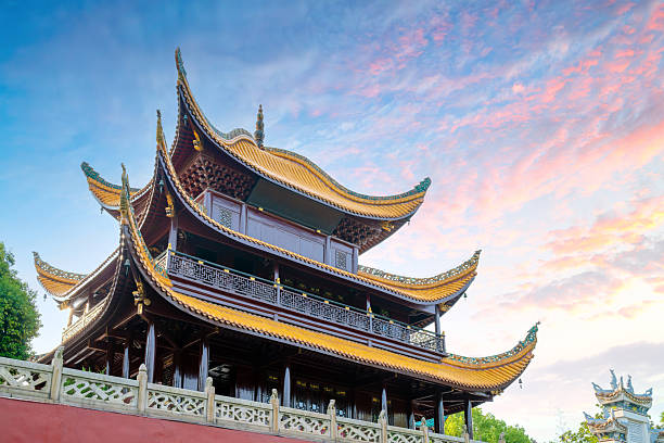 Yueyang Tower is located beside Dongting Lake