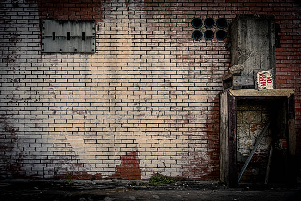 istock no parking alley 2231366717