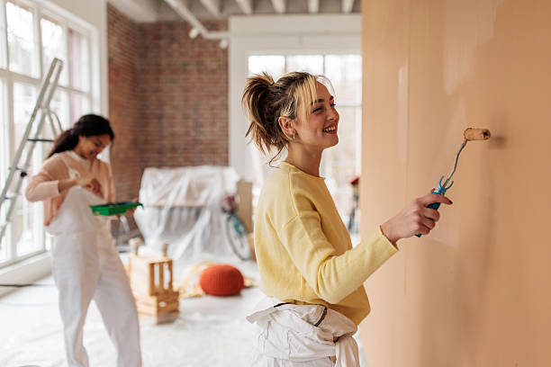 istock Creative Women Transforming Home Walls 2231459053