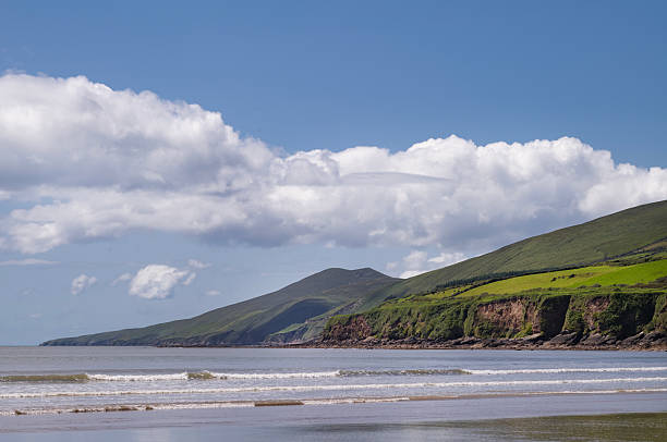 The Atlantic coast of Ireland is magnificent, it is very jagged, large cliffs rise up from the ocean, sheep farming is intensive, the weather is not always favorable