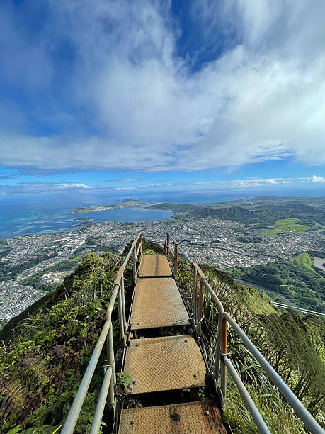 istock Haiku Stairs Trail Overlooking Oahu and Pacific Ocean 2231702513