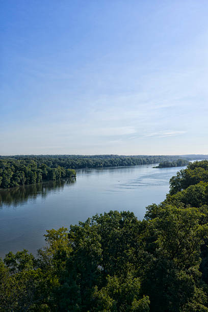 istock Virginia Side on the Potomac River 2231719365