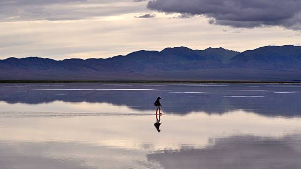 Qinghai Province, Haixi Mongolian and Tibetan Autonomous Prefecture, Wulan County, Chaka Town,\nThe Chaka Salt Lake covers an area of approximately 105 square kilometers, with a scenic area of 30 square kilometers. \