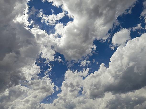 photo of cumulus and stratoscumulus clouds