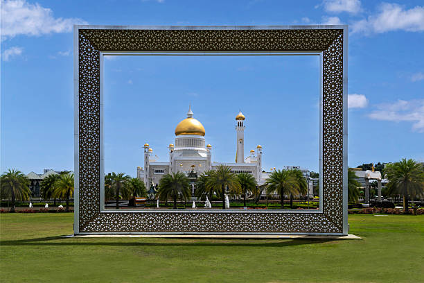 istock Sultan Omar Ali Saifuddin Mosque in Bandar Seri Begawan, Brunei Darussalam. 2232373576
