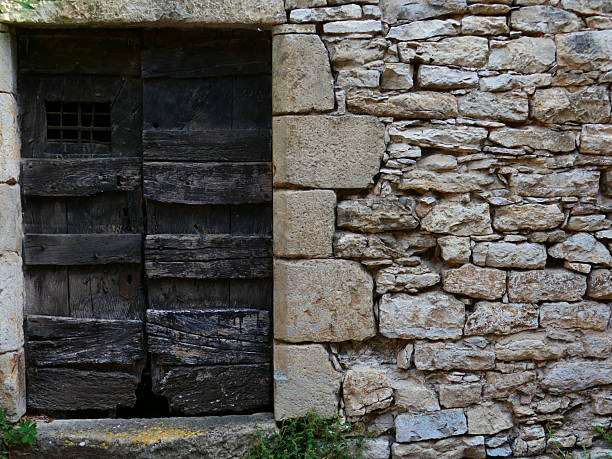 Auvers-sur-Oise is a famous village were impressionist painters like Van Gogh used to live. In May 2020, right after the lockdown due to Covid-19 crisis, Auvers-sur-Oise is becoming a village that parisians are visiting more during the week-end as they were not allowed to go further than 100 km away from their home.