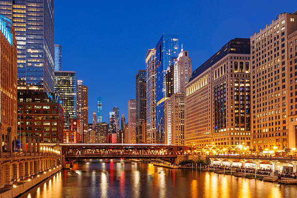 istock Scenic view of downtown Chicago during sunset 2232826578