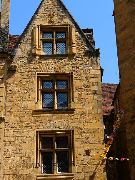 istock The windows, Sarlat, Dordogne 2233114804