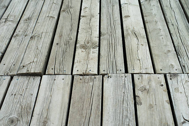 Gluing together wooden flooring