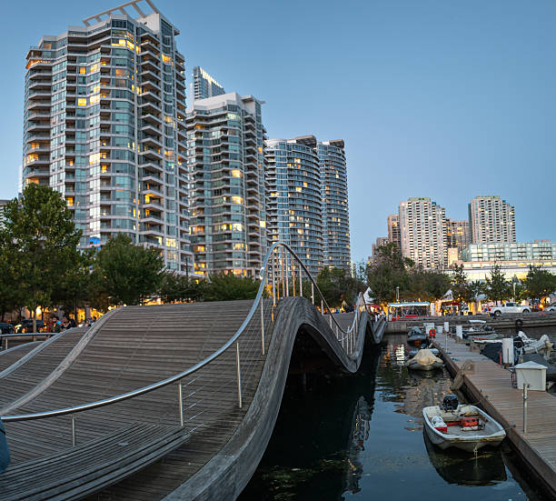 istock Toronto City Skyline 2233440524